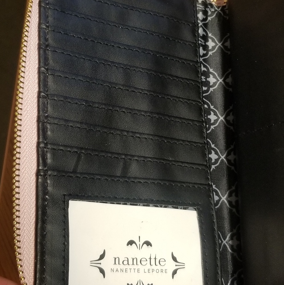 Hand painted "NO CAPES" wallet!! - Picture 4 of 8